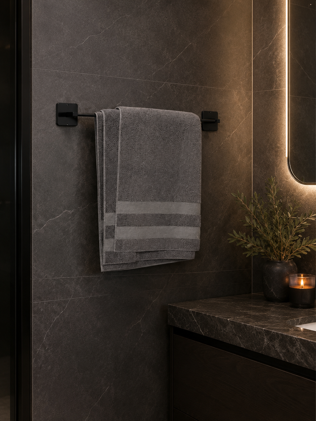 Yapışkanlı Siyah Metal Uzun Banyo Havluluğu 43 cm